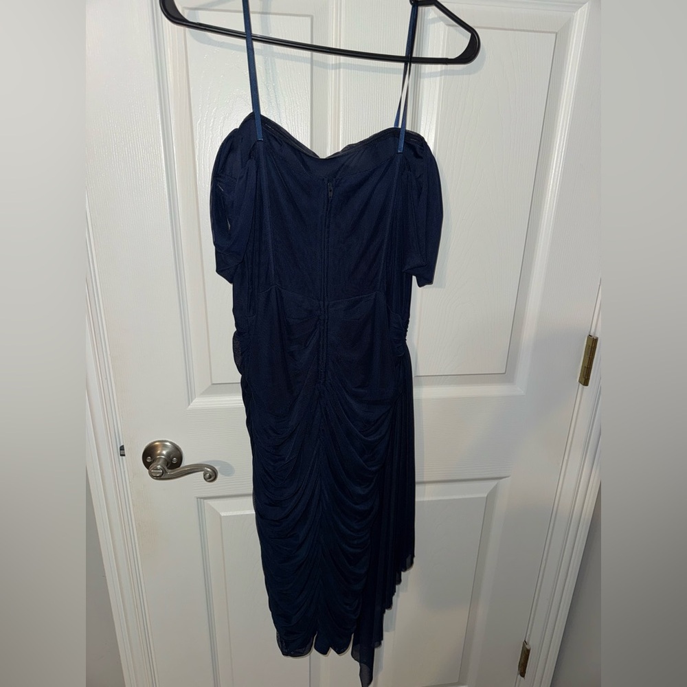 Formal Dress. - Picture 6 of 9